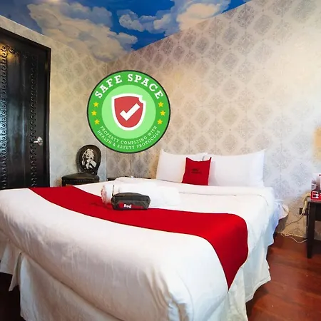 Reddoorz Plus @ Aguirre Ave Bf Homes